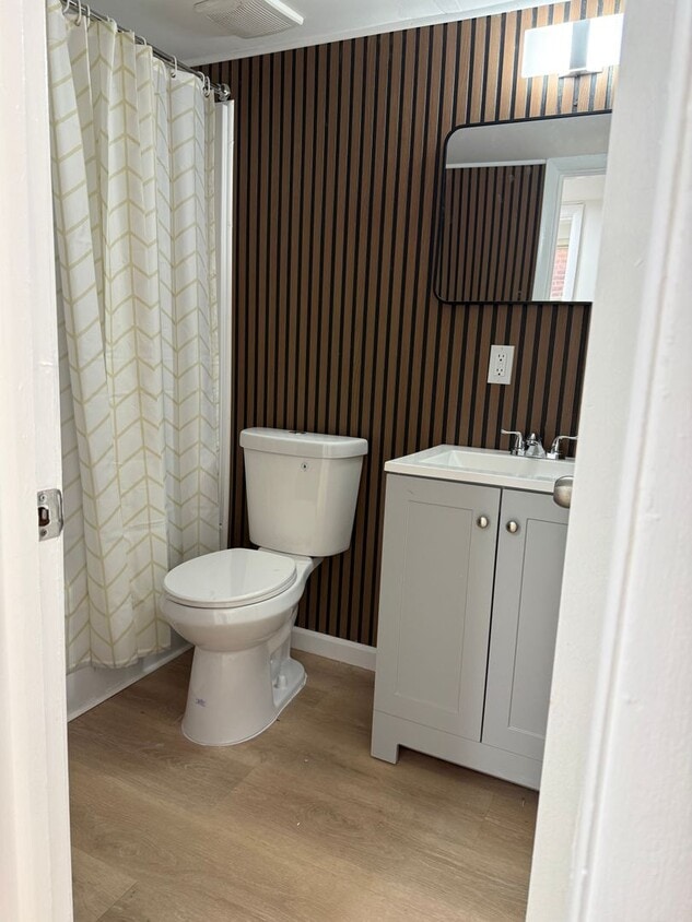 Foto principal - Spacious 1-Bedroom Apartment near the Lake!