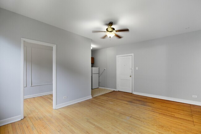 Foto del edificio - 1050 W George St