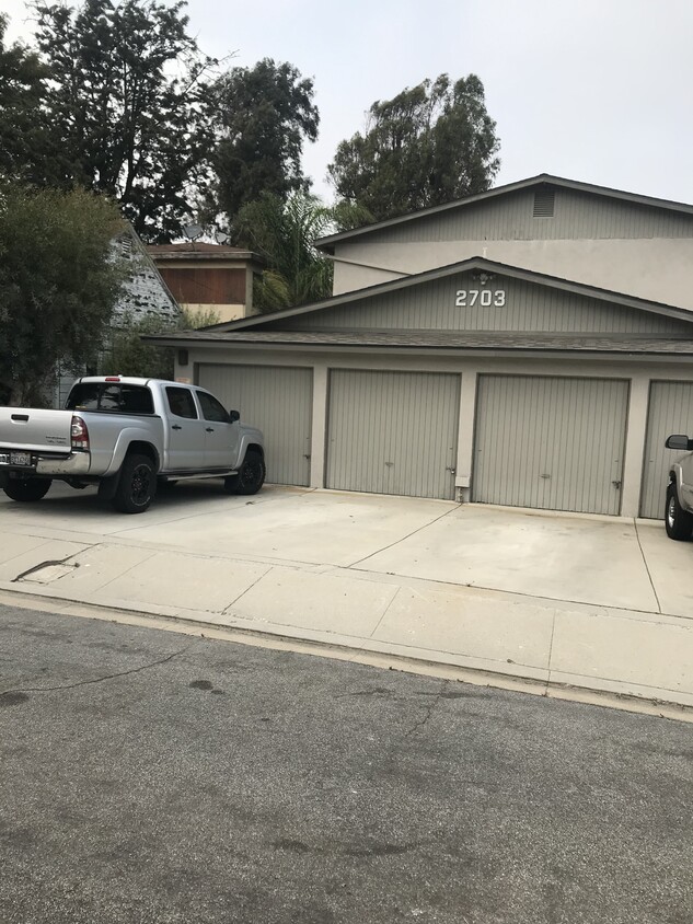 Foto principal - 2703 Nelson Ave
