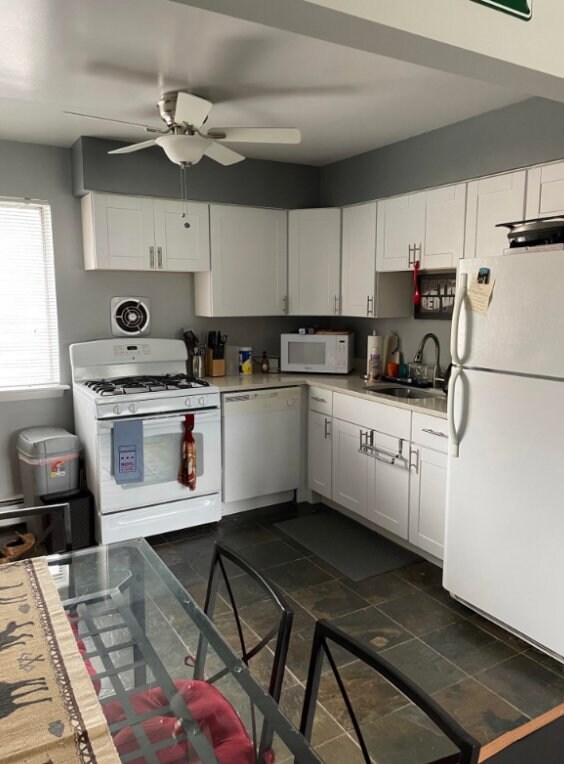 750 Chestnut St Unit 1 Bedroom, Deerfield, IL 60015 Room for Rent in