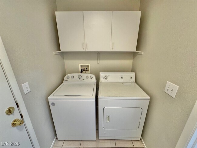 Building Photo - 5323 Estornino Ave