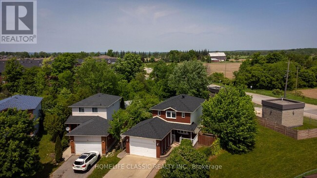 Building Photo - 32 Rosenfeld Dr
