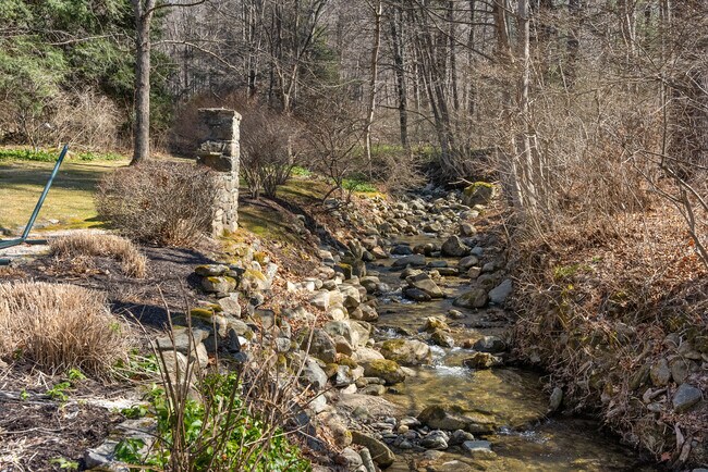 Building Photo - 112 Chestnut Land Rd