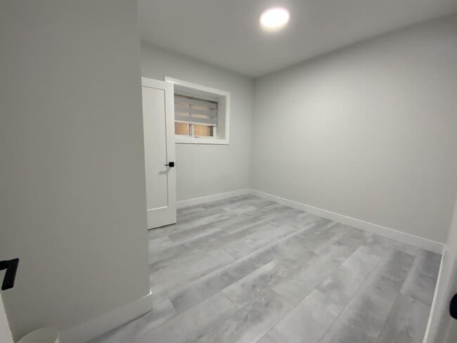 Building Photo - Suite-167xx 16A STREET