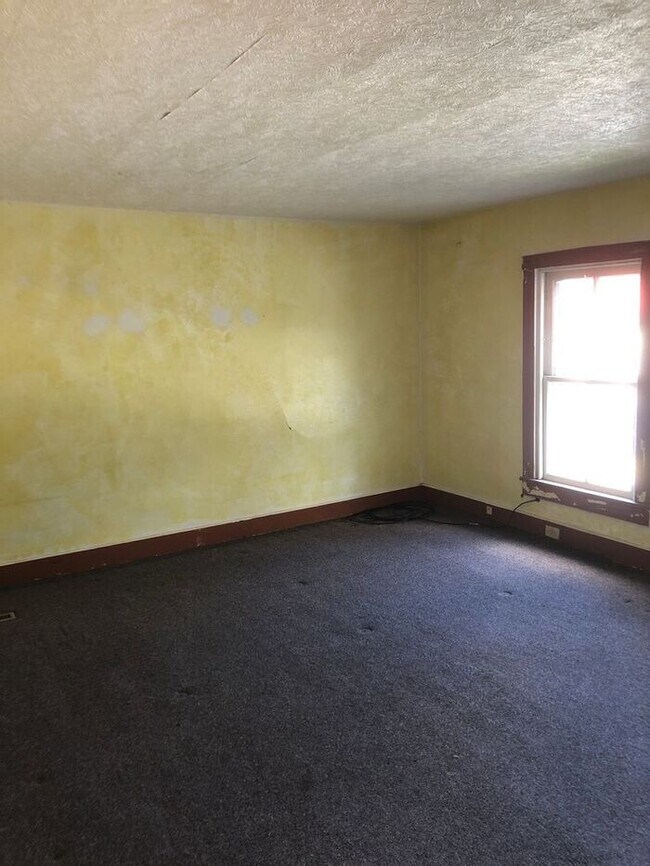 Building Photo - York Suburban Schools 3 BR