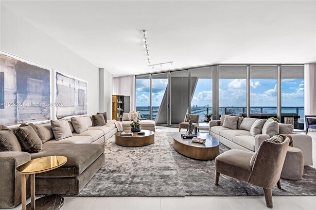 Foto del edificio - 1000 Biscayne Blvd