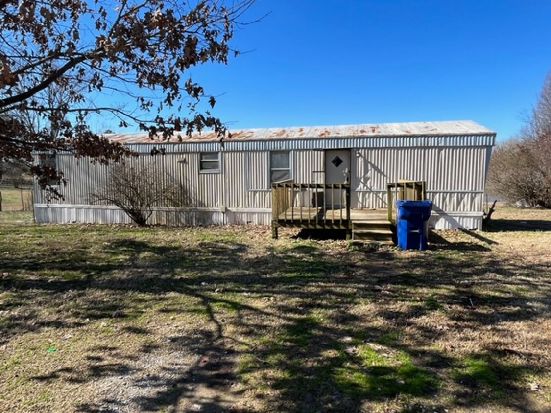 Foto principal - Renovated 2 Bedroom 2 Bath Home(Trailer) o...