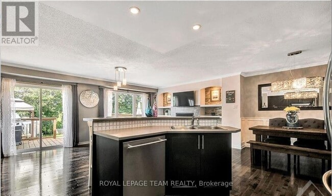 Building Photo - 381 Celtic Ridge Crescent