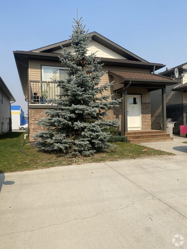 Building Photo - 9907-99109 109 Ave