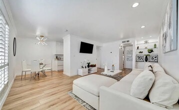 Building Photo - 970 Palm Ave
