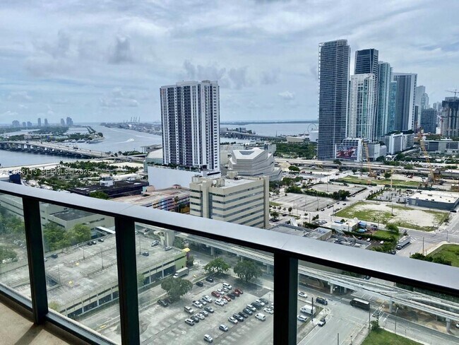 Building Photo - 1600 NE 1st Ave