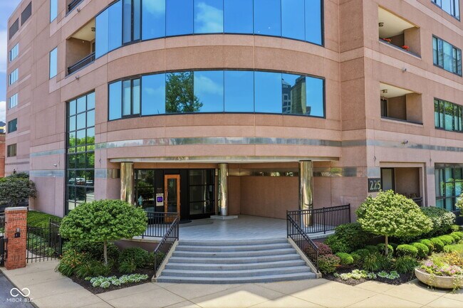 Foto del edificio - 225 N New Jersey St