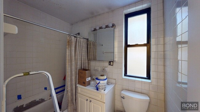 Building Photo - 240 Waverly Pl