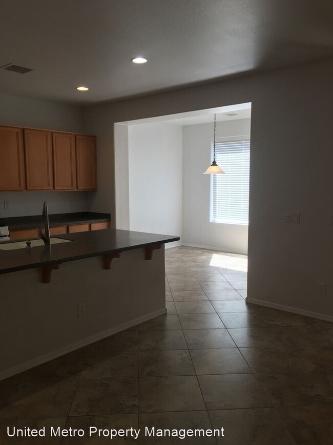 Building Photo - 3 br, 2.5 bath House - 7239 E. Barefoot Lane