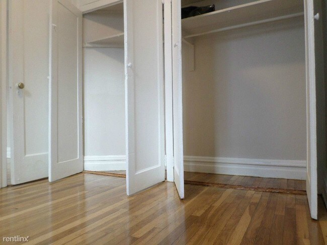 Foto del edificio - 2 br, 1 bath Apartment - 2510 31st Ave