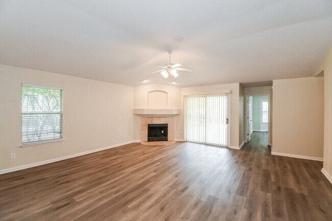 Foto del edificio - 732 Dewdrop Loop