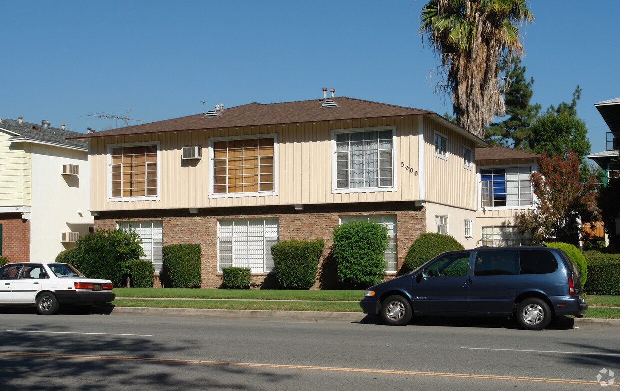 Foto del edificio - 5900 Coldwater Canyon Ave