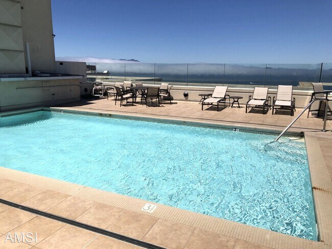 Building Photo - 2 br, 2 bath House - 2200 Pacific Ave #8D