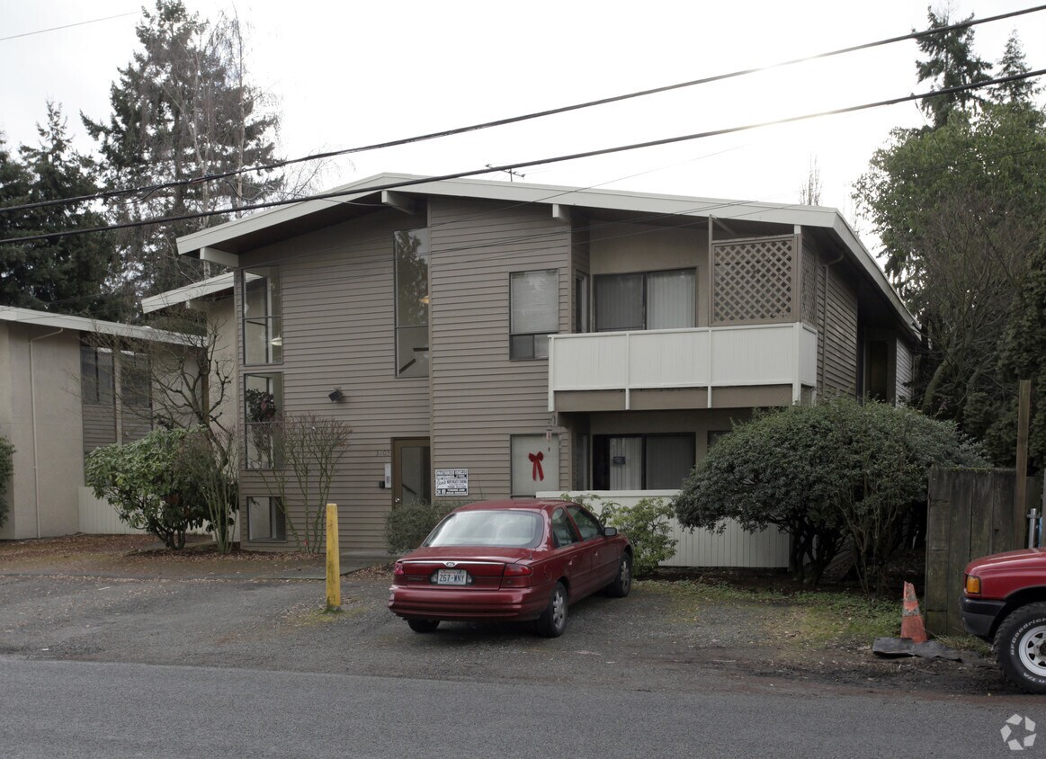Primary Photo - Shields Apartments