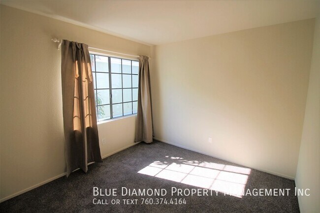 Building Photo - Single family beach home opportunity in Ha...