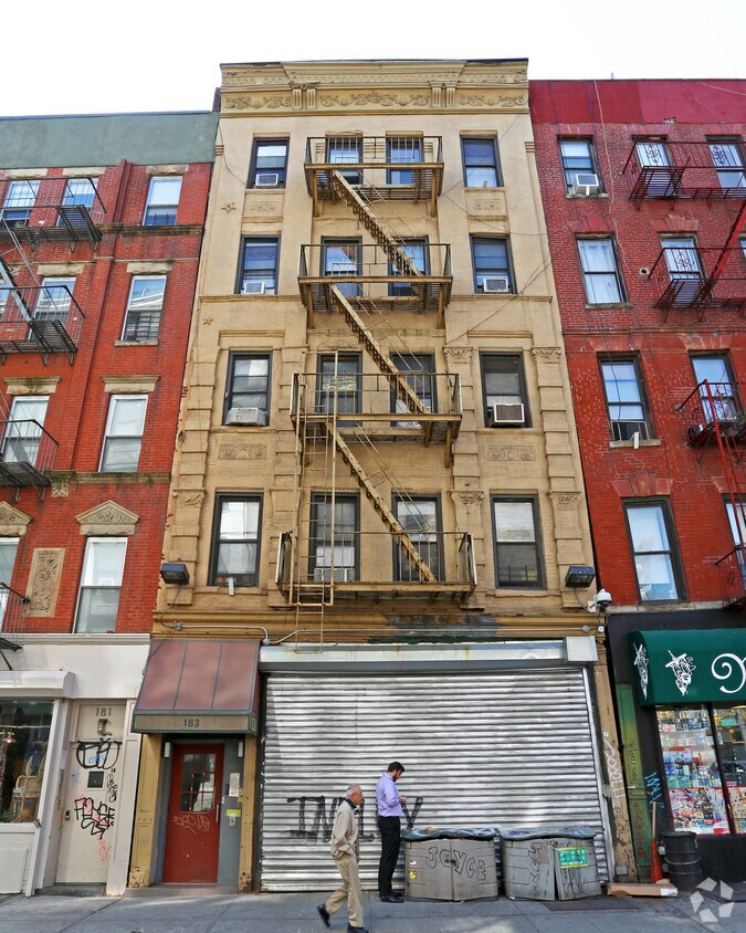 Building Photo - 183 Mott St