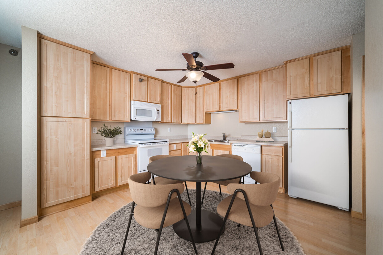 Foto principal - Maple Ridge Apartment Homes