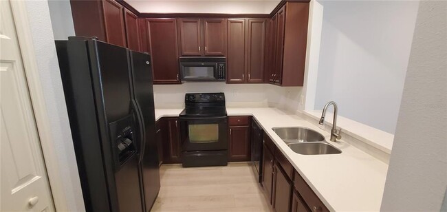 Building Photo - 3757 Parkridge Cir