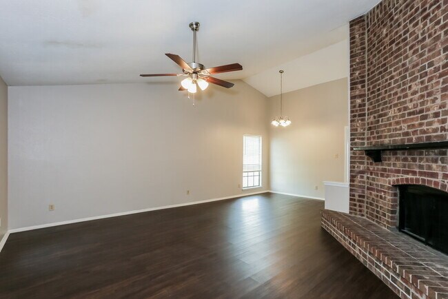 Foto del edificio - 1385 Southridge Dr