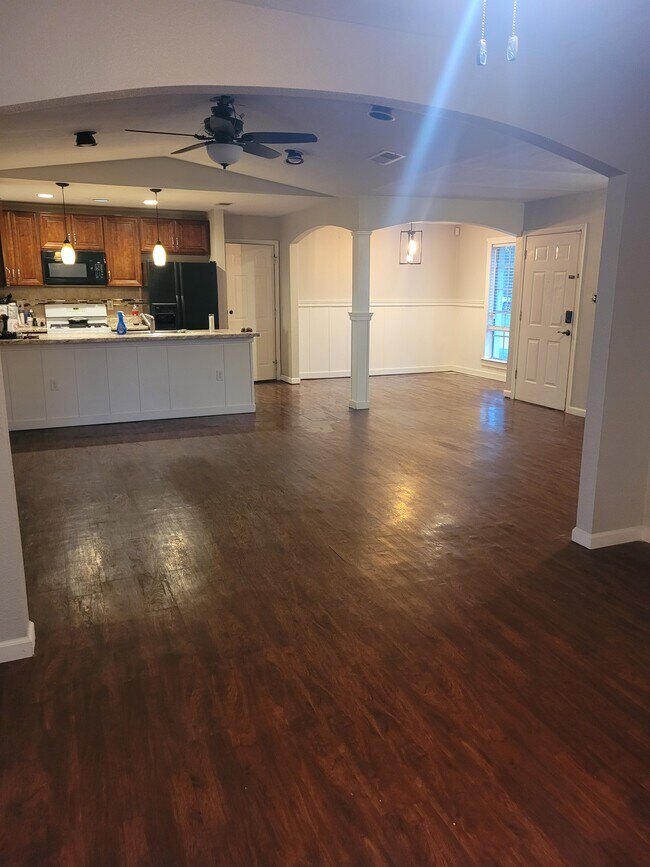 Building Photo - 10604 Ponder Ln