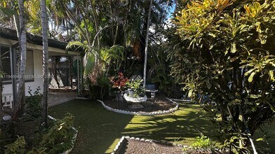 Building Photo - 732 Moffett St