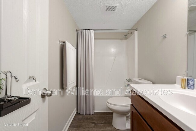 Foto del edificio - 4620 Central Ave