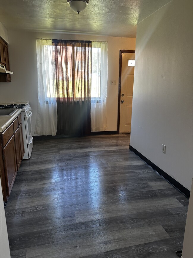 Building Photo - 3804 Soltis Dr