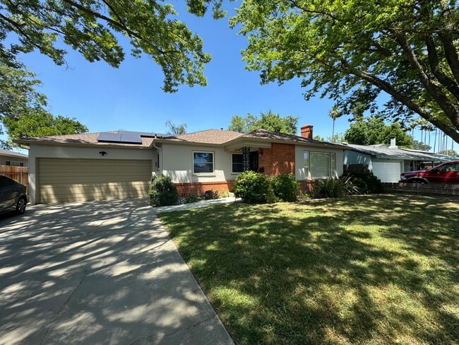Building Photo - Solar Savings 3 bedroom - 2 bathroom FOR RENT