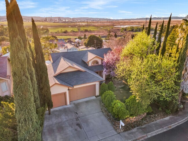 Building Photo - REMARKABLE VIEWS...LOTS OF PRIVACY IN YOUR OWN LITTLE WORLD..