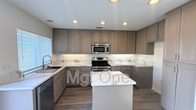 Building Photo - 797 Atlantic Dr