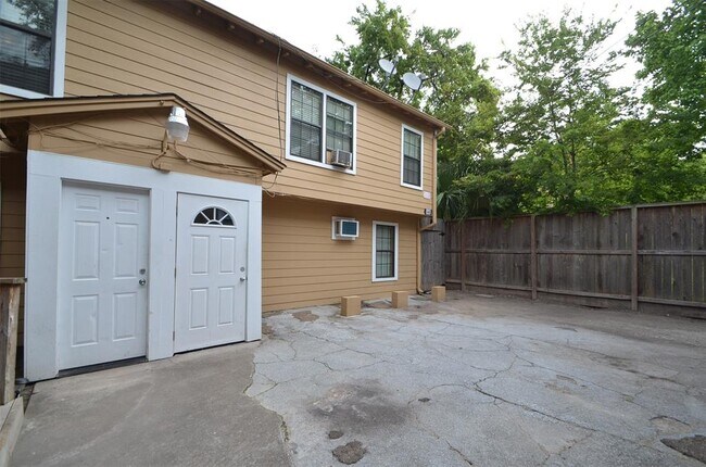 Building Photo - 1644 Hawthorne St