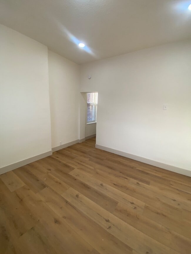 Building Photo - 4115 Oregon Ave