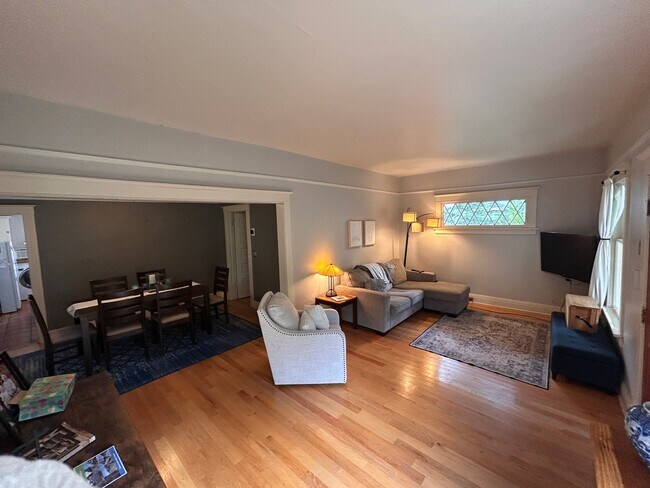 Foto del edificio - 919 N Lawrence St