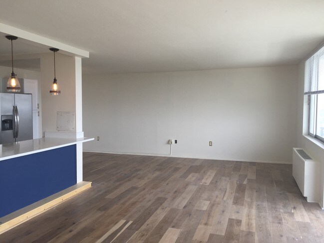 Foto del edificio - 1 E University Pkwy