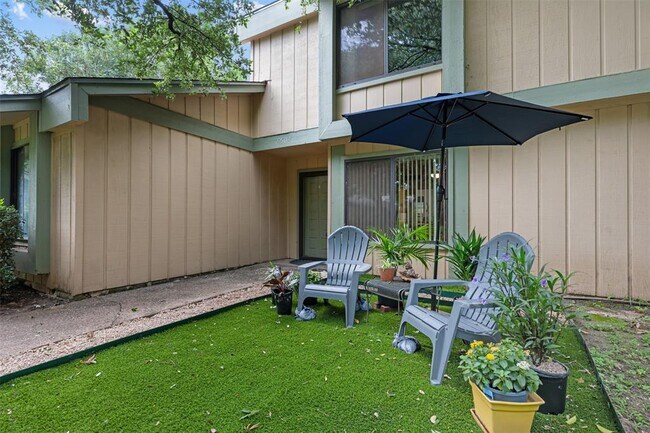 Foto del edificio - 9504 Quail Village Ln