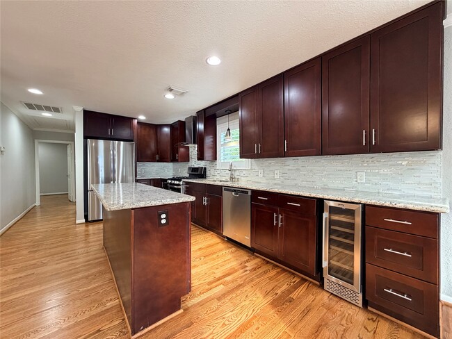 Foto del edificio - 1631 Chantilly Ln