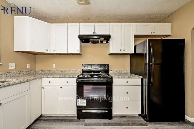 Foto del edificio - Now Available!