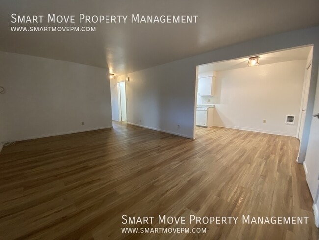 Building Photo - 2557 W Targee St