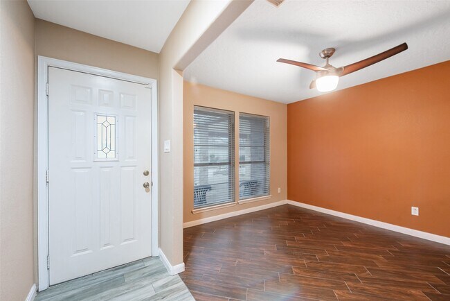 Foto del edificio - 123 Ballantrae Ln