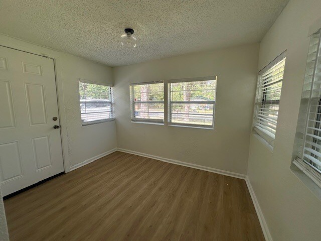 Foto del edificio - Renovated 3 Bedroom Home Near Riverside And Avondale