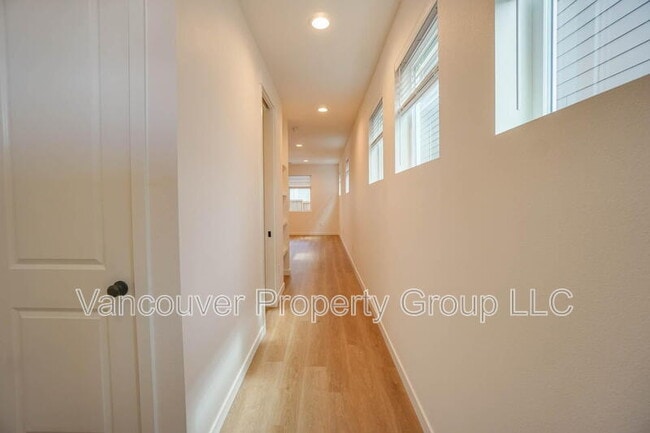 Foto del edificio - 1605 NE 180th Ave