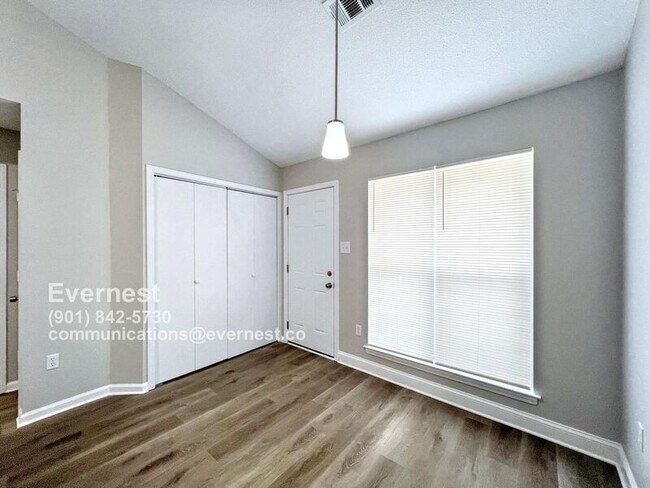 Foto del edificio - 7593 Lilly Dr