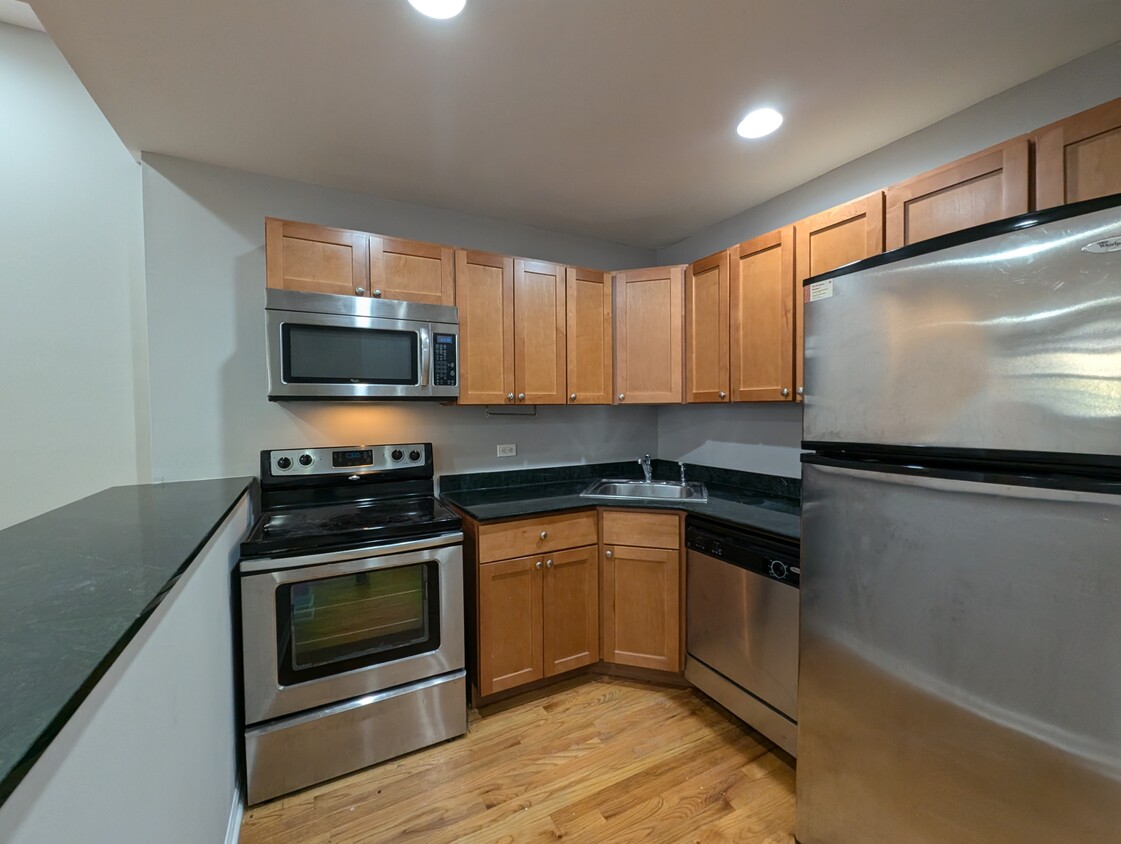 Foto principal - 4805 N Wolcott Ave