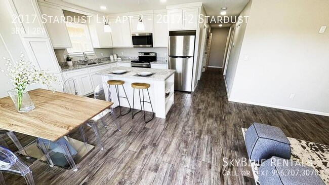 Building Photo - 2017 Stardust Ln