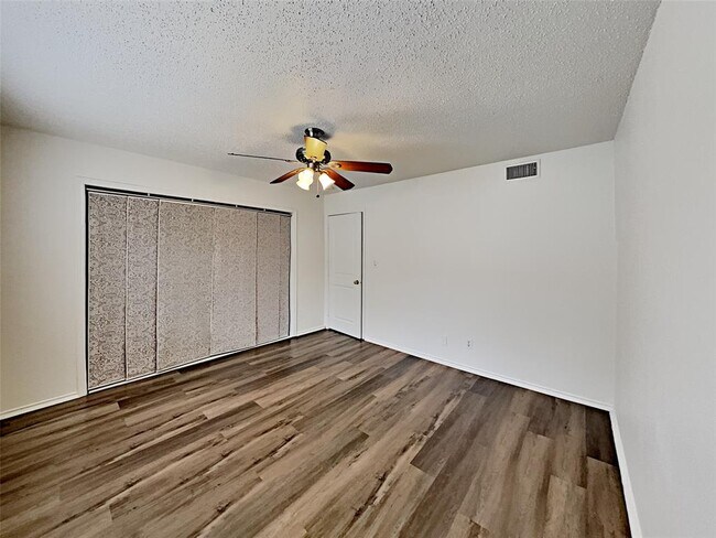 Building Photo - 13215 Emily Rd